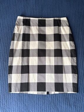 Talbots Size 6 Black and White Plaid Pencil Skirt